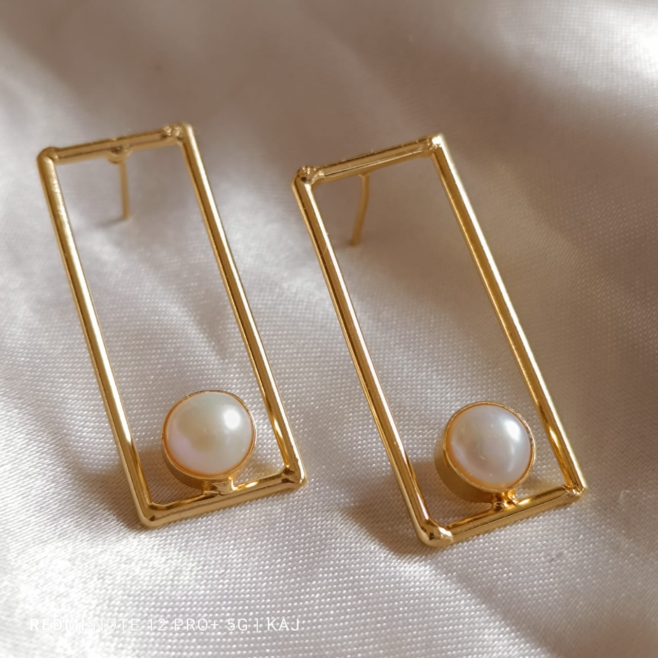Real Pearl's studs