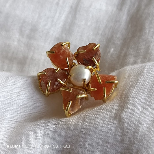 Rough stones ring