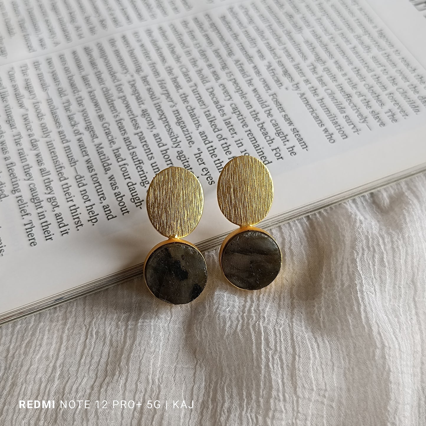 ERR-116 Natural Stone Stud with Oval and Round Combination