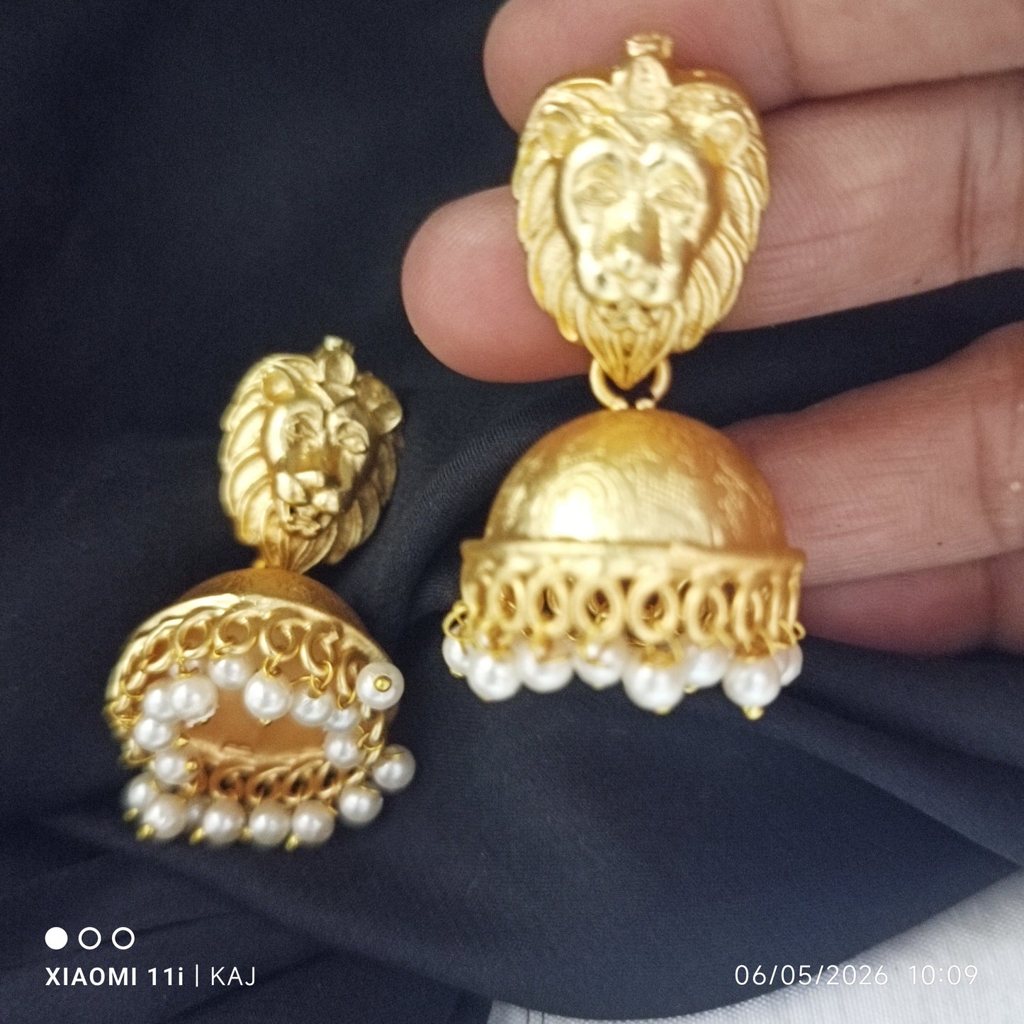Jhumki earrings