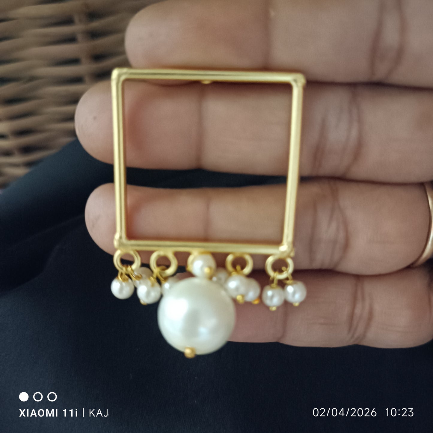 Sea shell Pearl's with brass studs