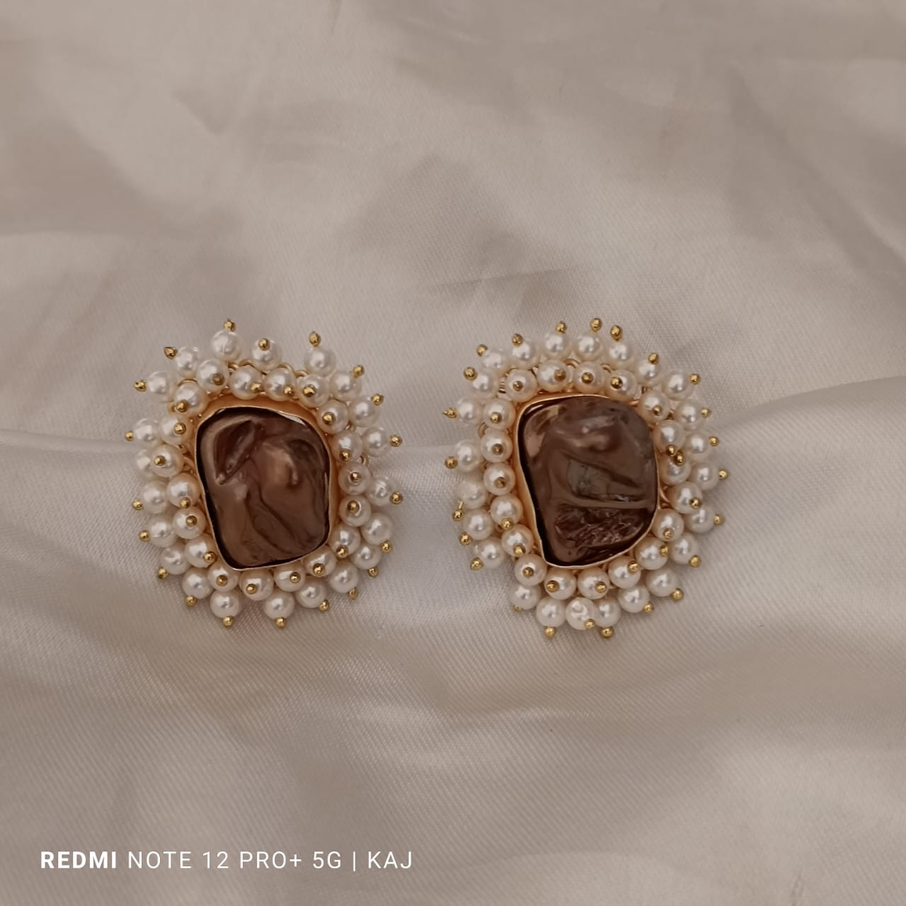 Tiwan sea shell Pearl's studs